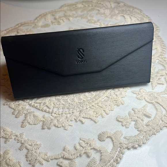 Sojos Black Sunglass Case with Sleek Design & Foldable Envelope Magnetic… - Picture 2 of 5